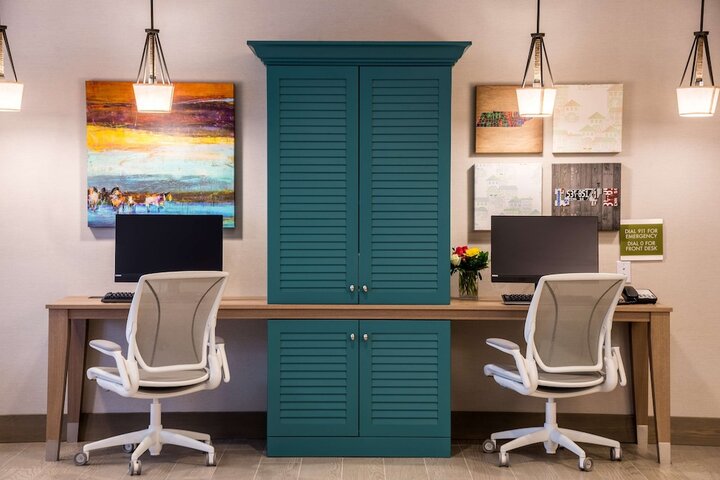 Business Center 26 of 27