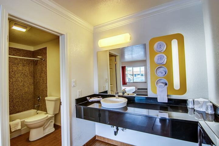Room 21 of 31