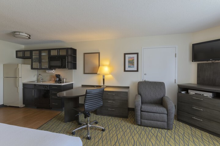 Room 21 of 38