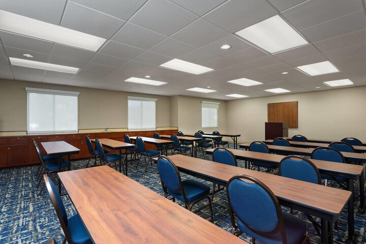 Hawthorn Extended Stay by Wyndham Naples