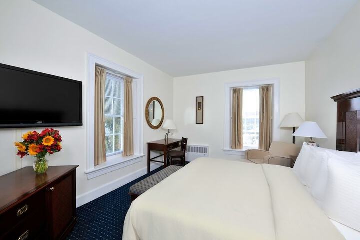 Room 34 of 46