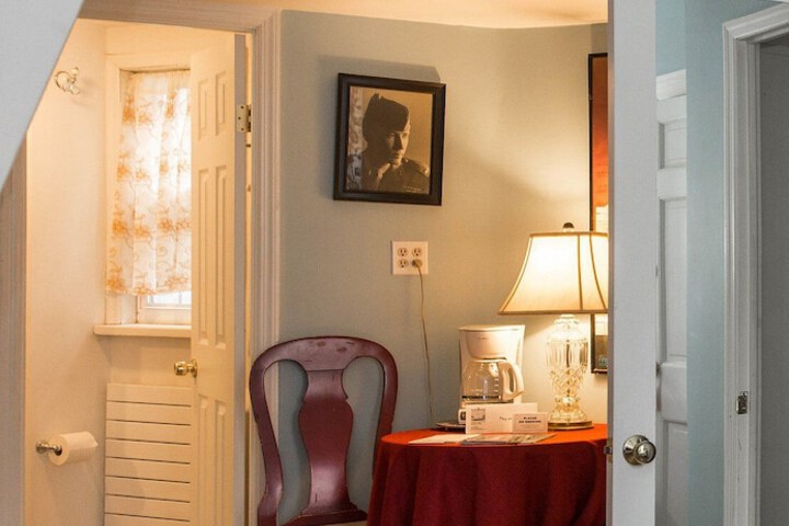 Room 76 of 238