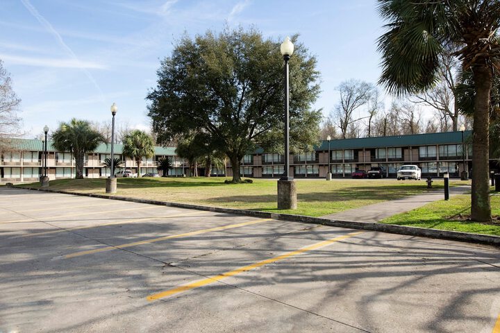 Port Allen Inn