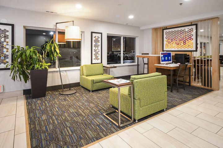 Holiday Inn Express Chicago NW - Vernon Hills by IHG