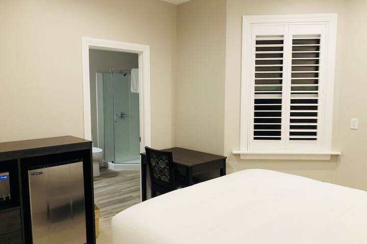 Room 16 of 34