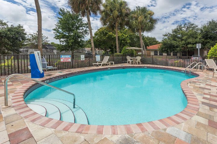 Pool 2 of 24