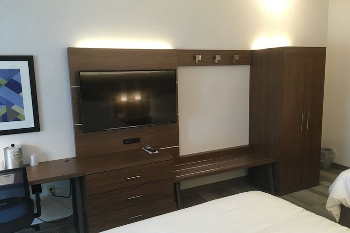 Holiday Inn Express & Suites Bethlehem Arpt-Allentown Area