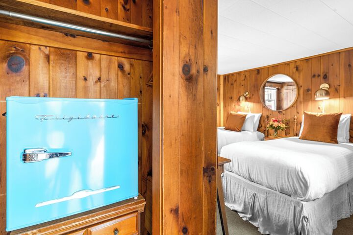 Phoenicia Lodge