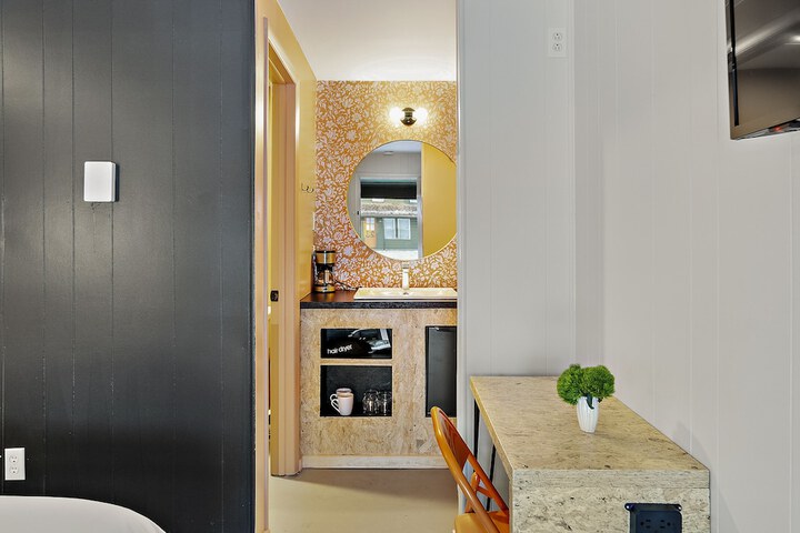 Room 20 of 44