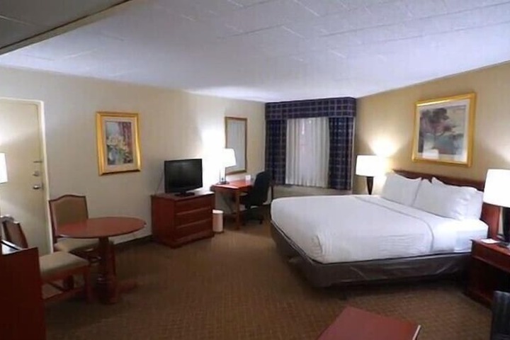 Room 11 of 44