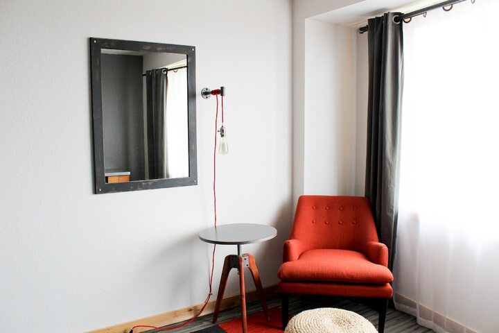 Room 102 of 147