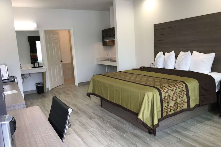 Room 18 of 41