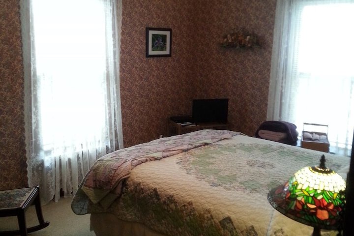 Room 17 of 28