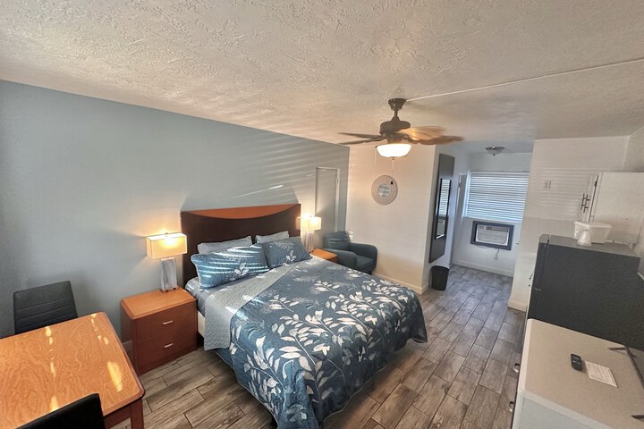 Room 27 of 48