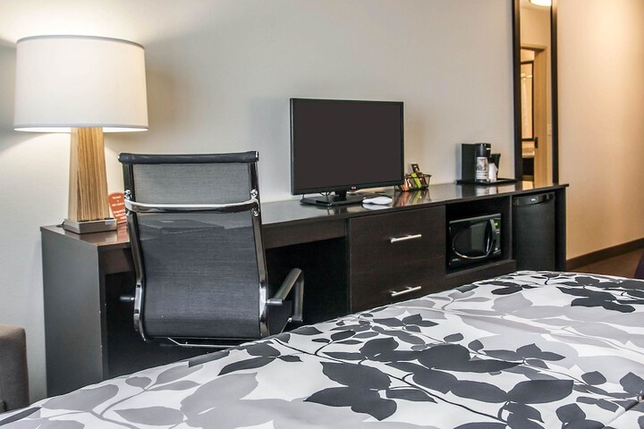 Sleep Inn & Suites Devils Lake