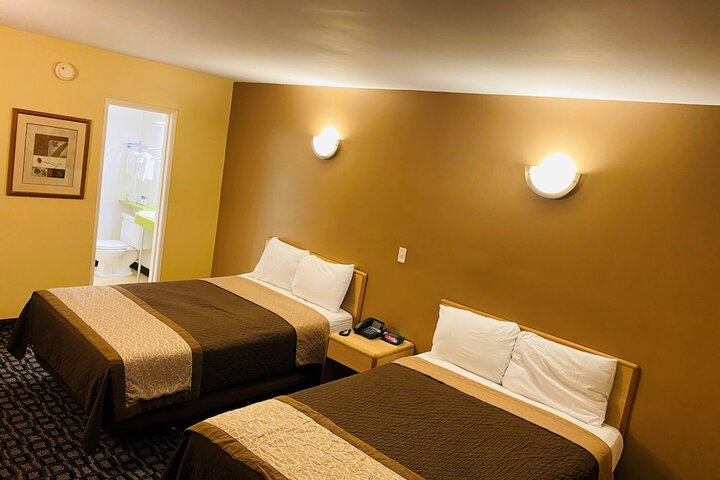 Room 32 of 43