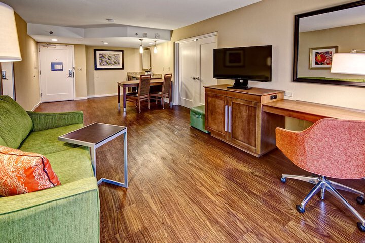 Room 32 of 42