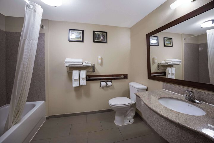 Room 40 of 48