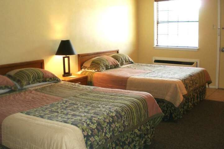 Room 9 of 13