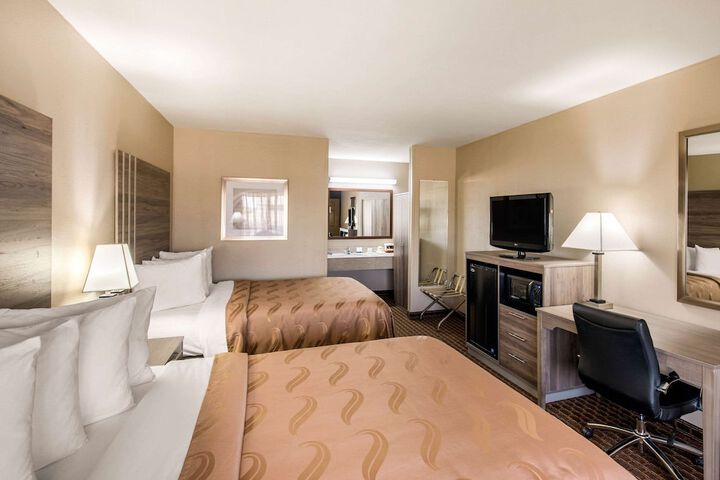 Quality Inn Paris