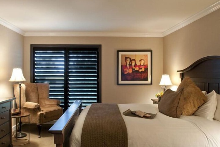 Room 21 of 38
