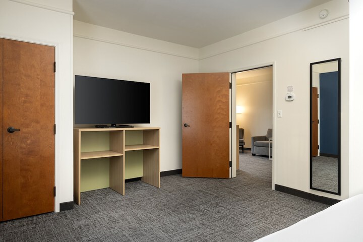 Room 15 of 36