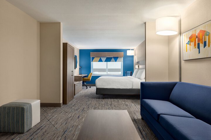 Room 10 of 45