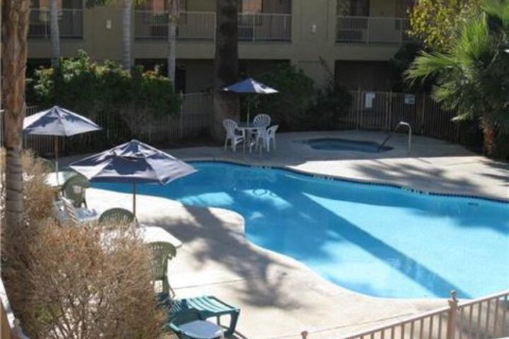 Pool 4 of 24