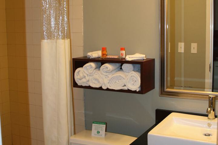 Room 21 of 48