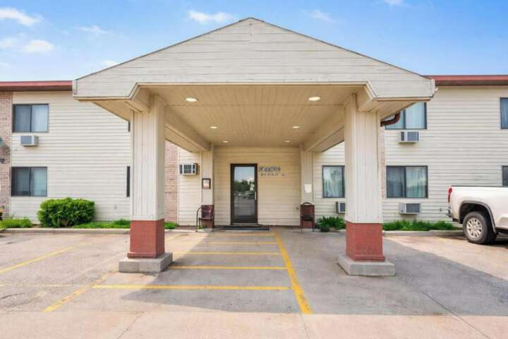 OYO Hotel Pipestone MN Canterbury Park