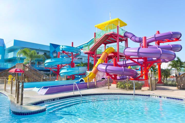 Ramada by Wyndham Hotel & Water Park
