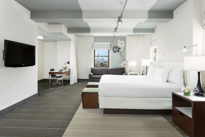 Room 13 of 61