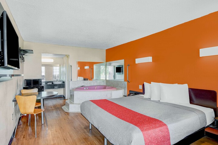 Motel 6 Calhoun GA