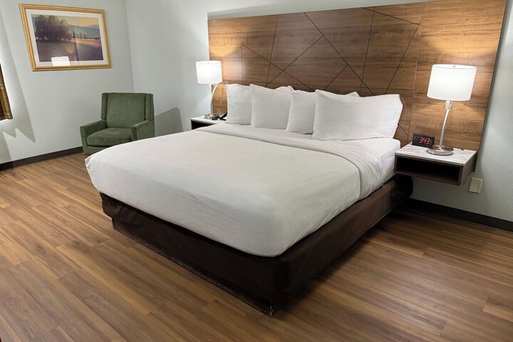Wingate by Wyndham Livonia