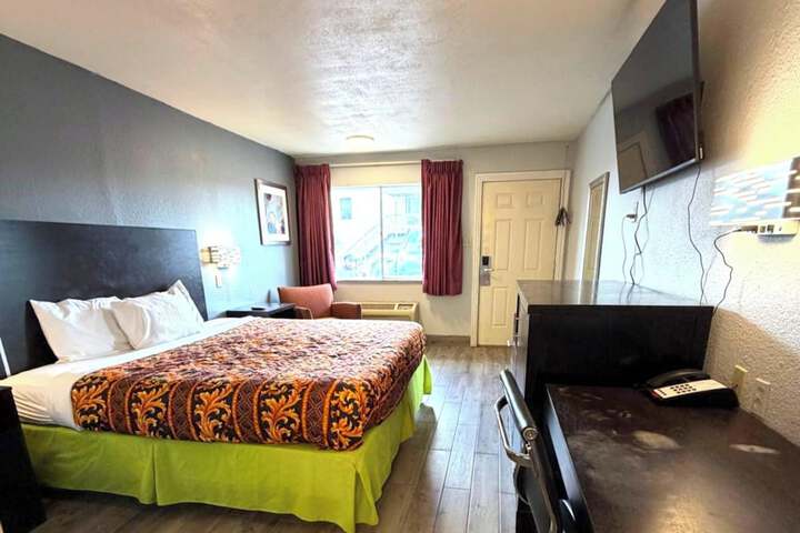 Regency Inn Three Rivers I-37