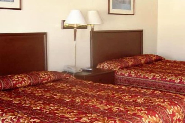 Room 4 of 5