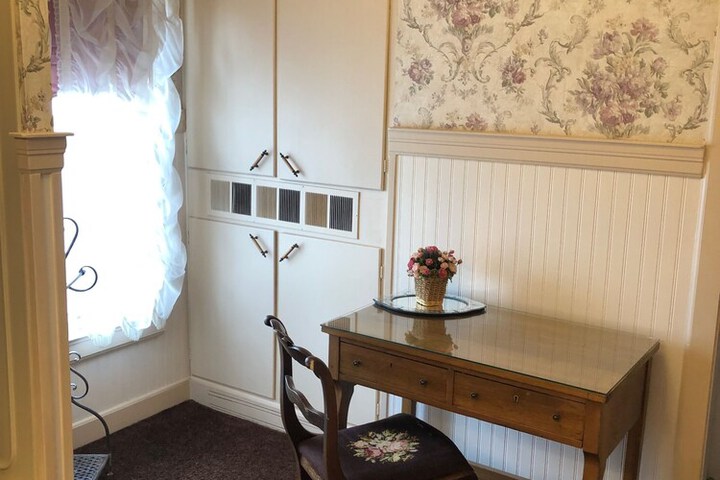 Room 28 of 44