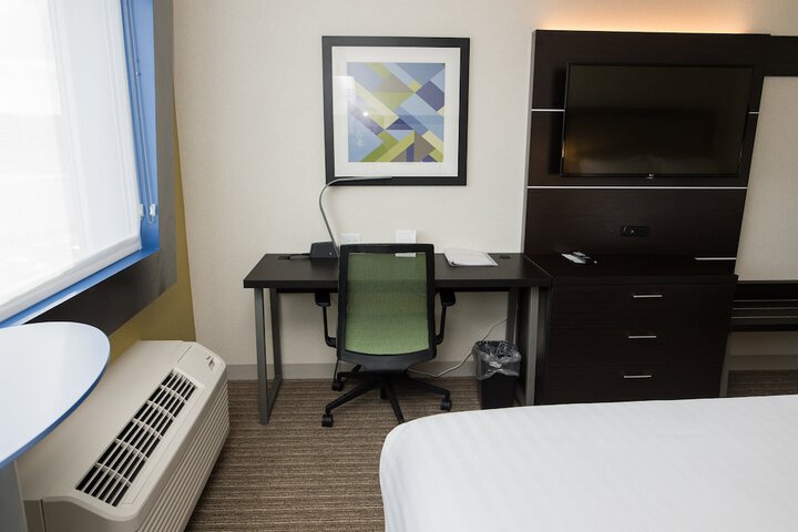 Room 28 of 48