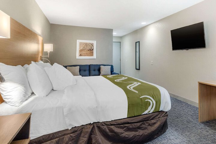 Room 16 of 34