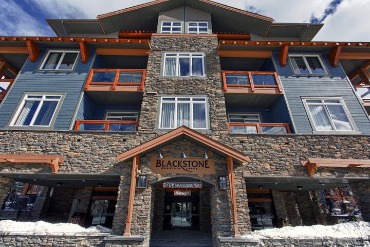 Blackstone Mountain Lodge by CLIQUE
