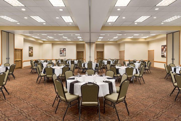 Country Inn & Suites by Radisson Mankato Hotel and Conference Center, MN