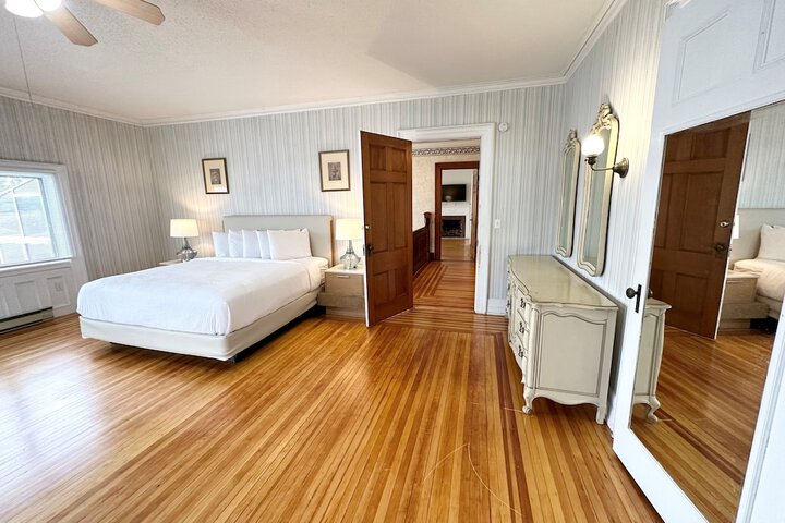 Room 124 of 312