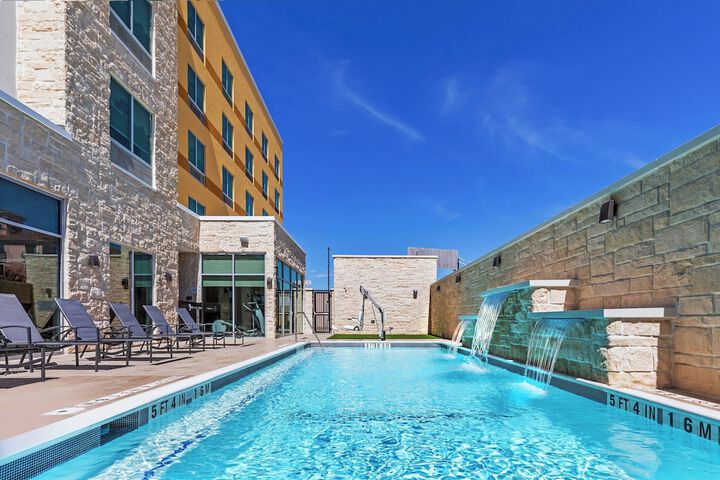 Pool 4 of 35