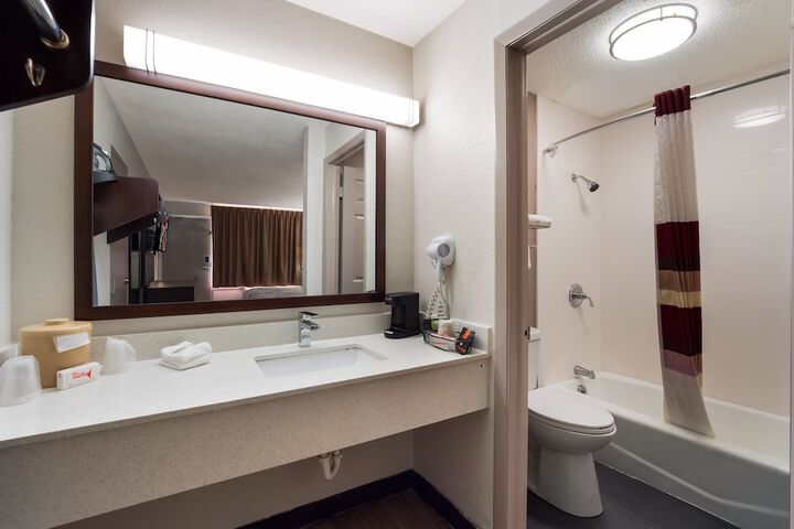 Room 21 of 32