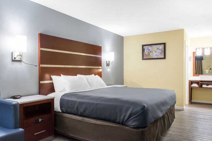Room 13 of 23