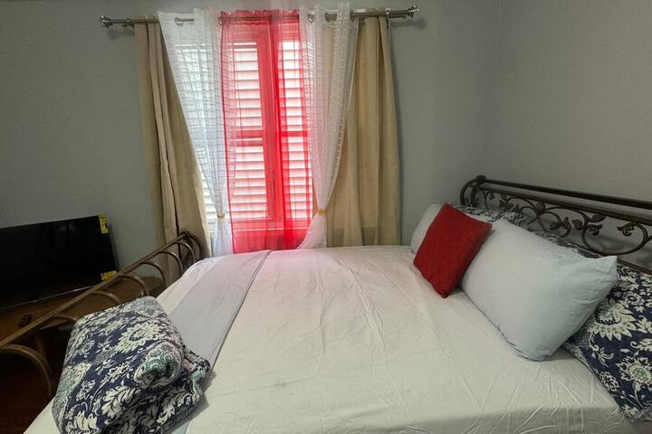 Huge 3 Bedrooms Apt 15 Minutes to NY City
