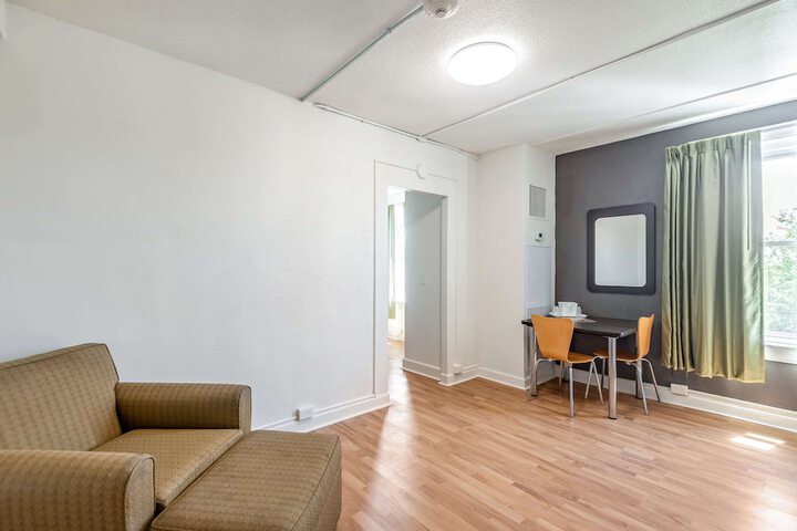 Room 42 of 64