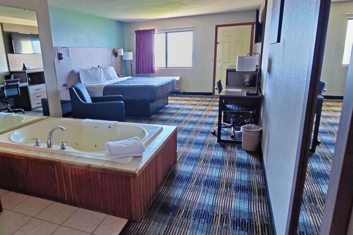 Room 15 of 36