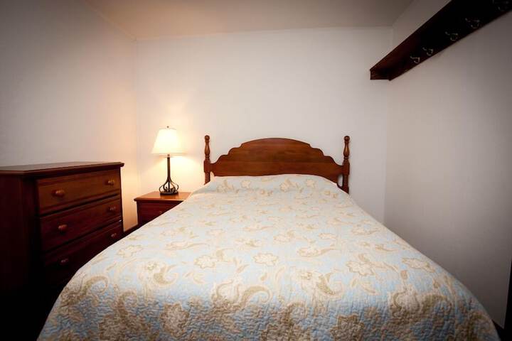 Room 33 of 72