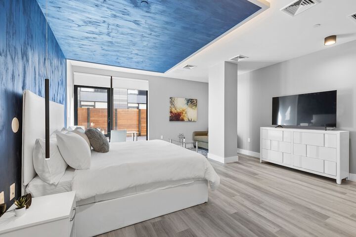 Global Luxury Suites at the Arches
